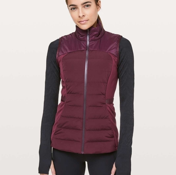 Lululemon Down For It All Vest in Dark Adobe size 4 NWT - Picture 1 of 9